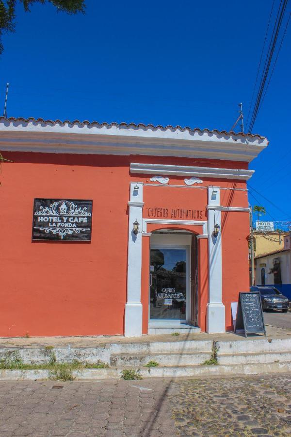Hotel Y Cafe Ixmati Suchitoto 外观 照片