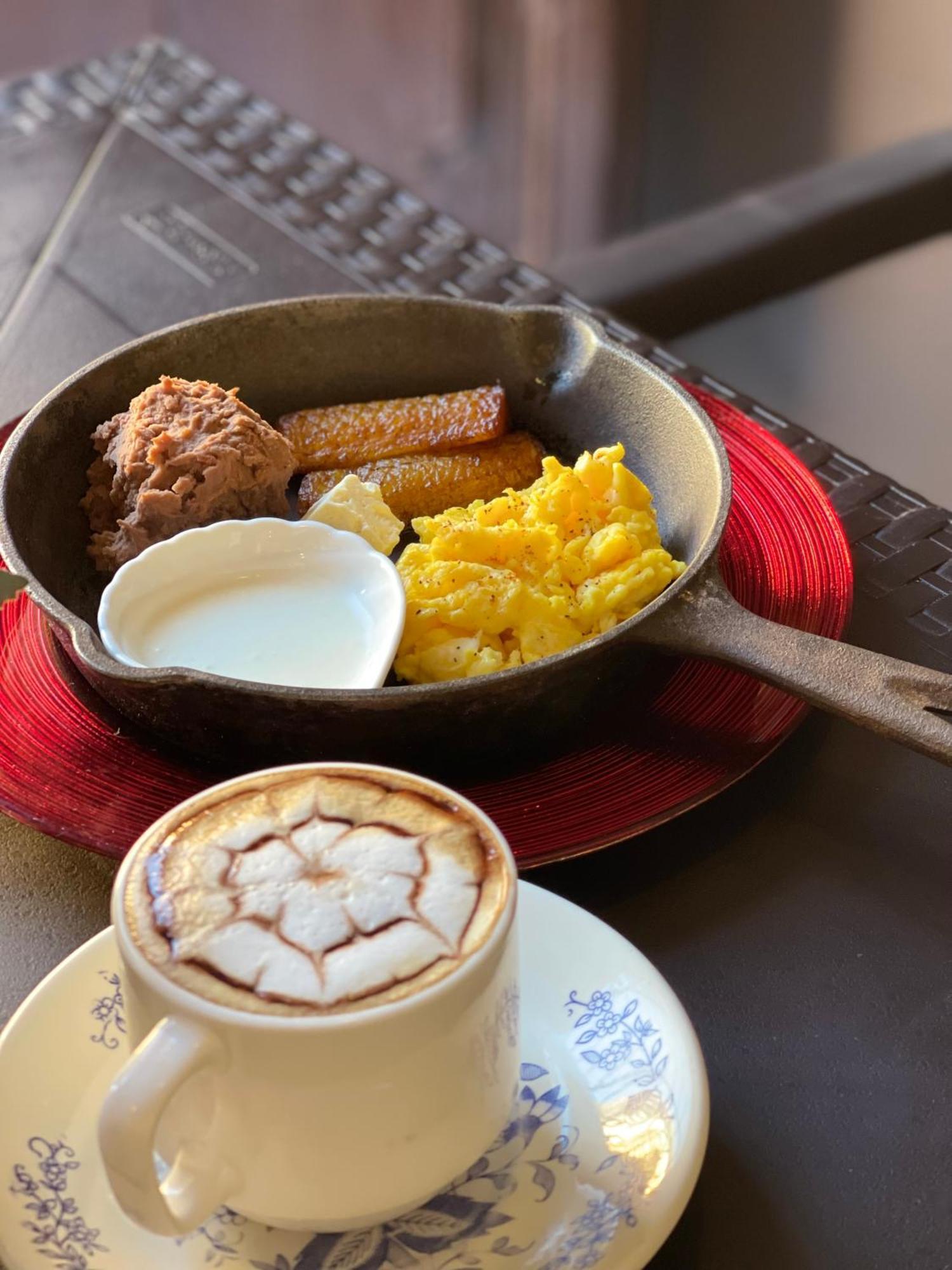 Hotel Y Cafe Ixmati Suchitoto 外观 照片