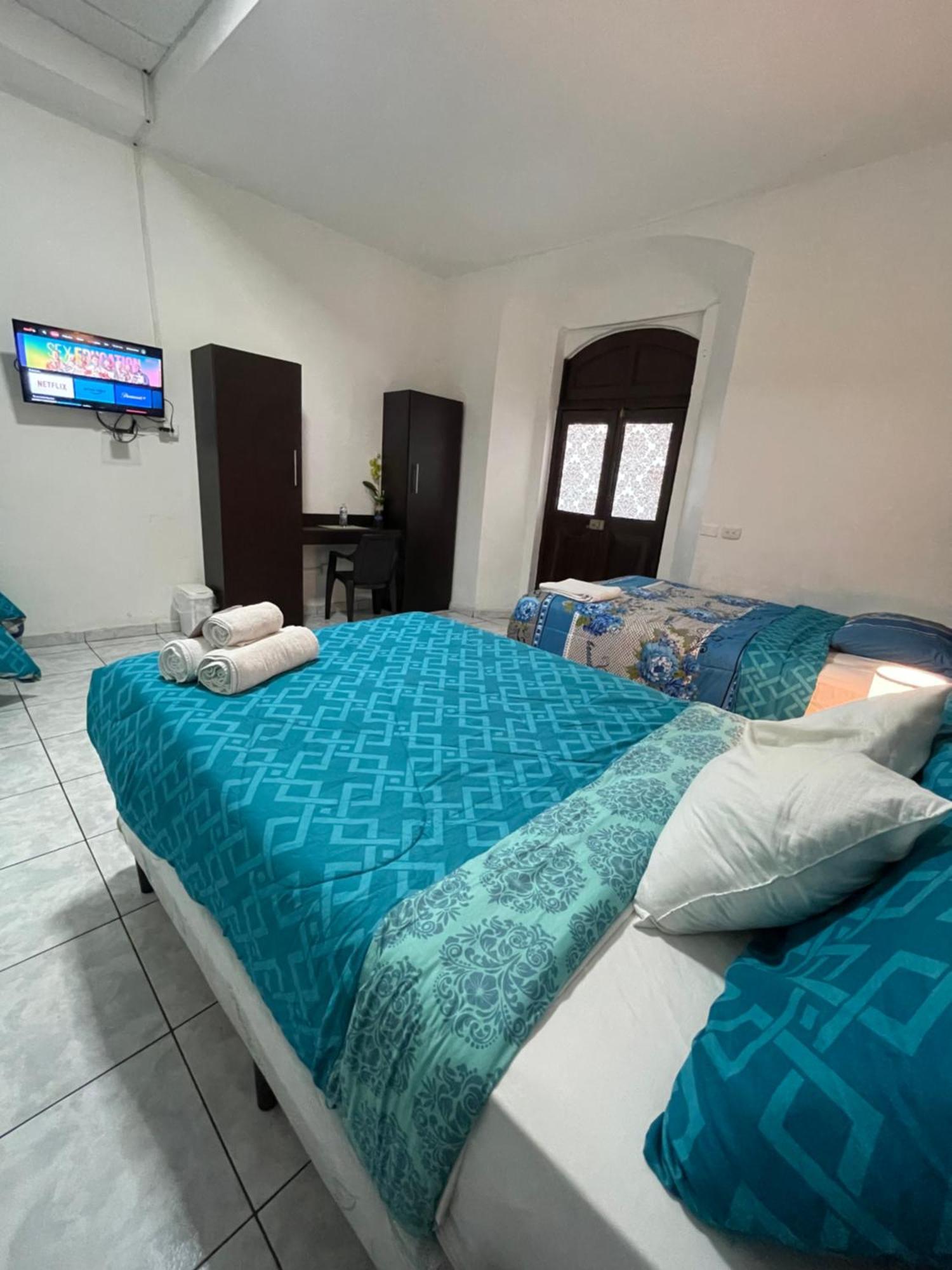 Hotel Y Cafe Ixmati Suchitoto 外观 照片