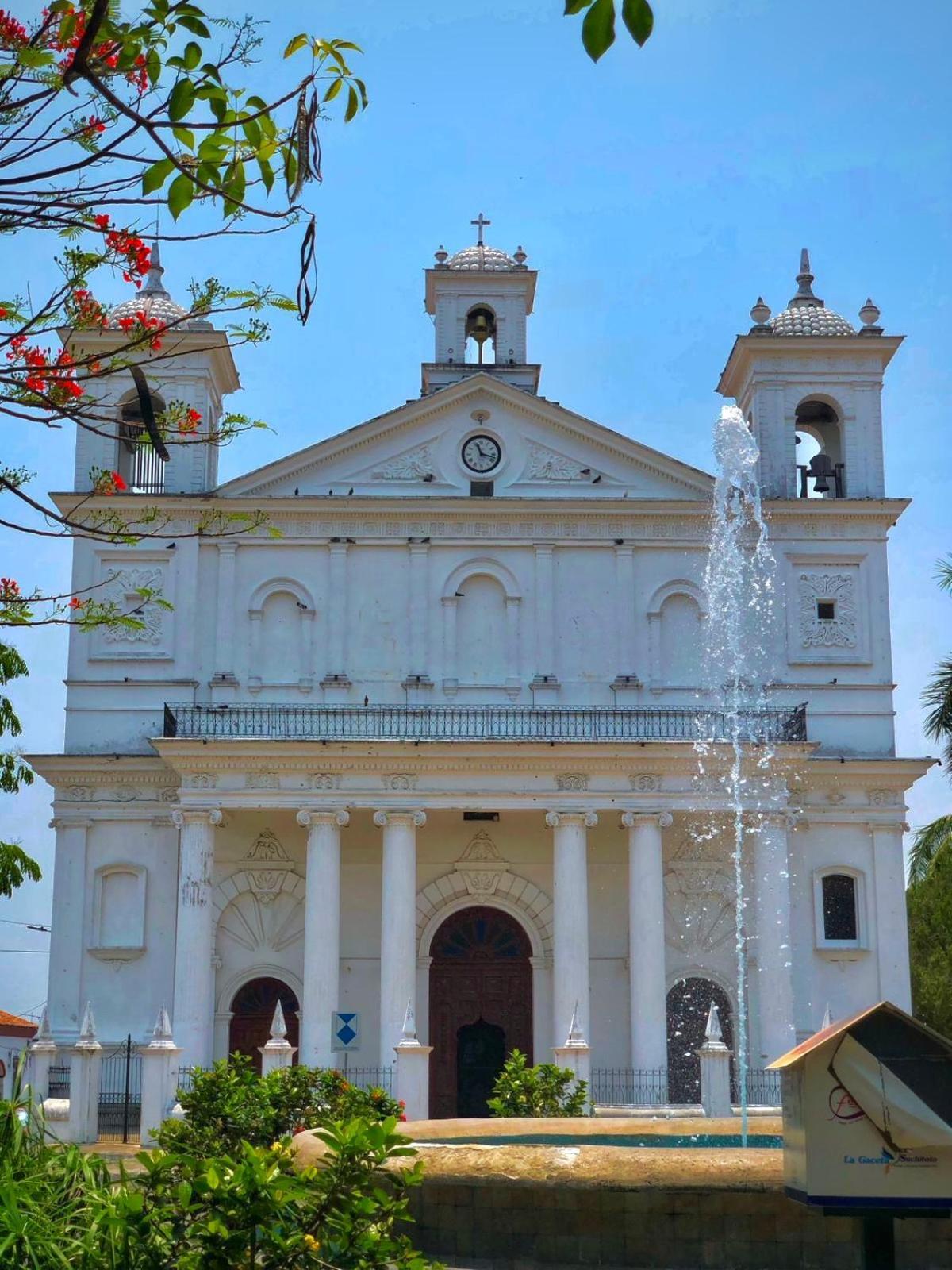 Hotel Y Cafe Ixmati Suchitoto 外观 照片