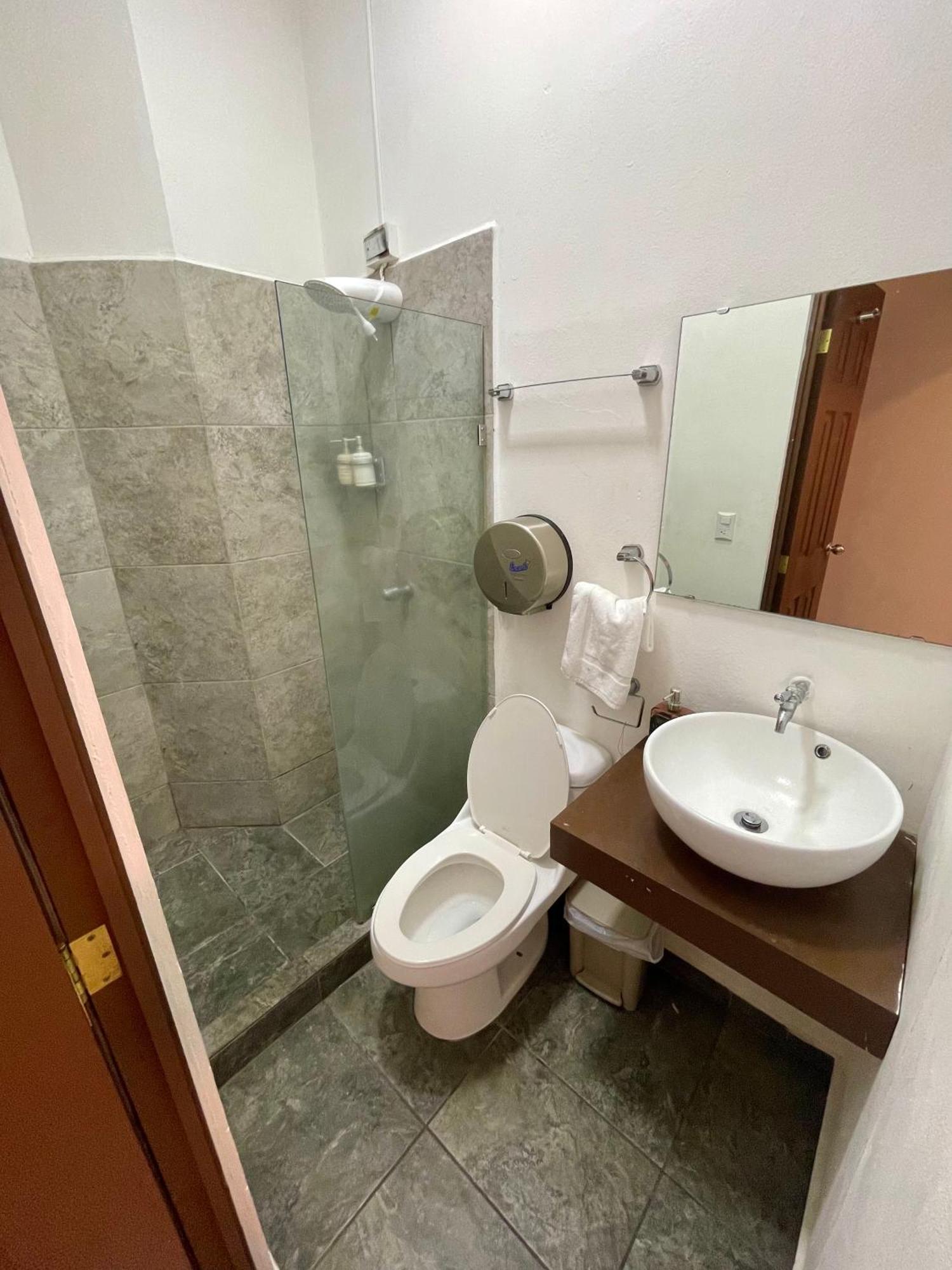 Hotel Y Cafe Ixmati Suchitoto 外观 照片