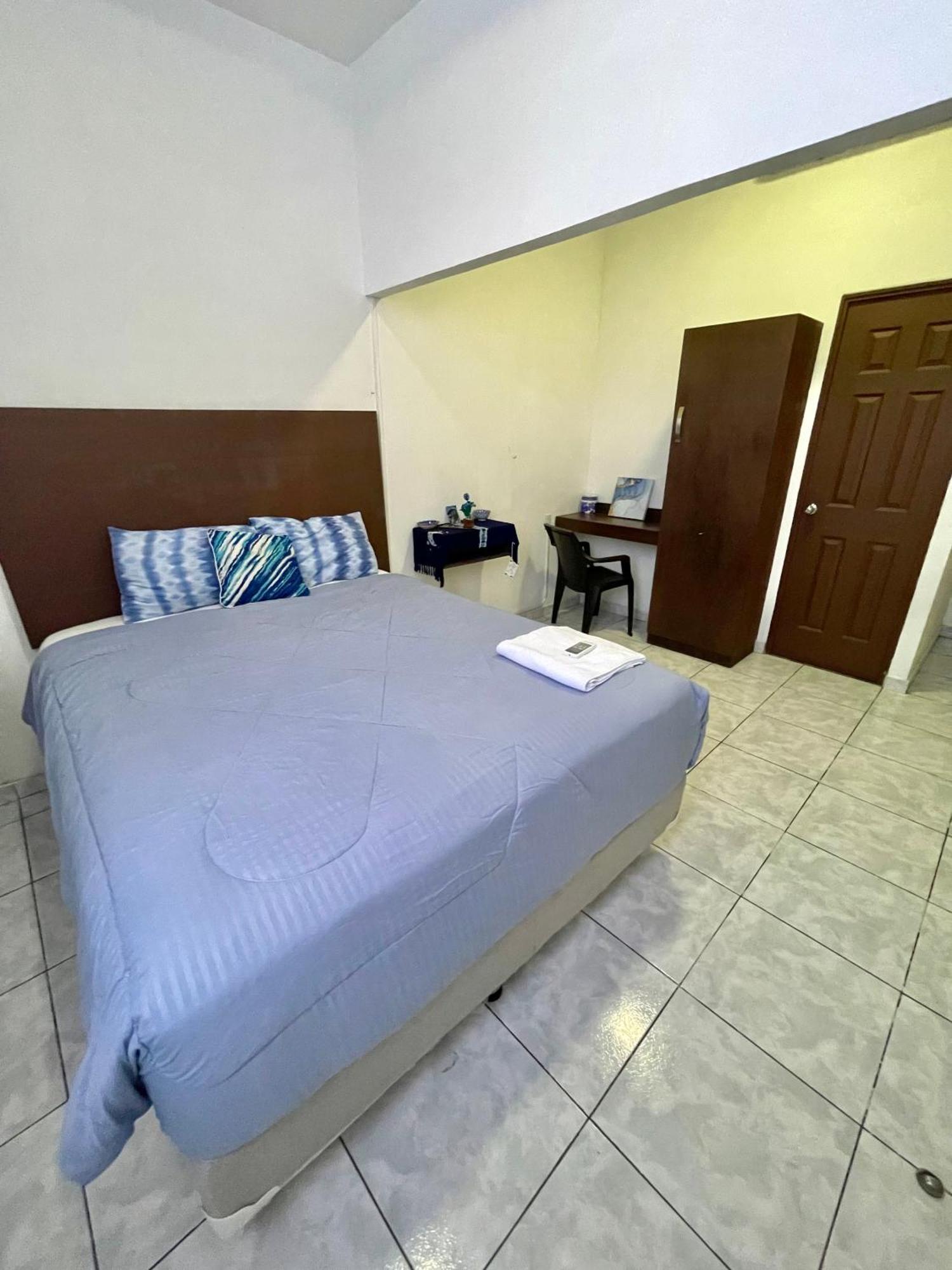 Hotel Y Cafe Ixmati Suchitoto 外观 照片
